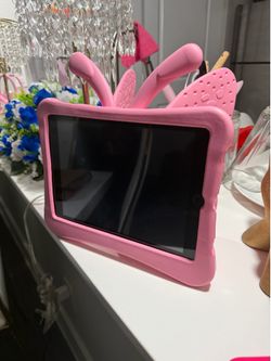 Tablet in Pink Butterfly Kids Case. 5ta generation.  iPad. Desbloqueado si