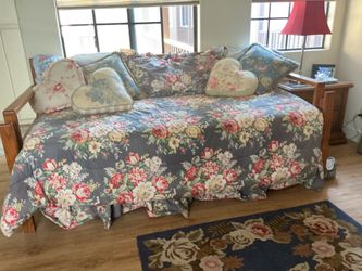 Wood Daybed with Floral Bedding Set