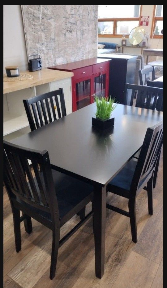 Small Black Dining Set (New )