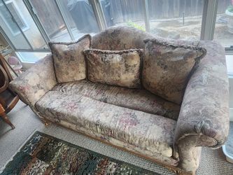 Elegant Floral Sofa with Matching Pillows