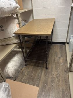 Tall table wood and metal base