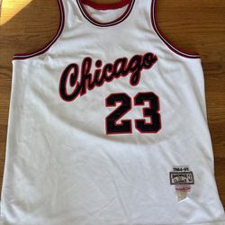 Michael Jordan hardwood classic jersey 1984-85