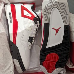 BRAND NEW !!!! Retro 4s Red Cement