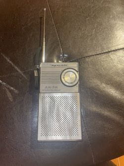 Realistic Pocket Radio