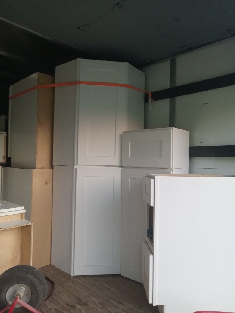 Complete Kitchen 14x10 Plus Pantry