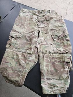 U.S Army Camouflage Y2K Baggy Double Knee Cargo Pants 
Size 34X44 
Y2K Vintage 