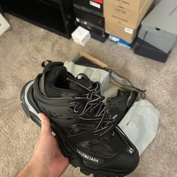 Balenciaga Tracks Size 43