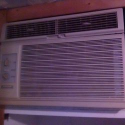 Friedrich Quietmaster 14,100btu In Wall Electric Air Conditioner 