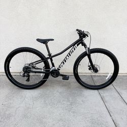 (XS)27.5” Specialized Rockhopper Mountain Bike | Disc Brakes | Shimano 2x8