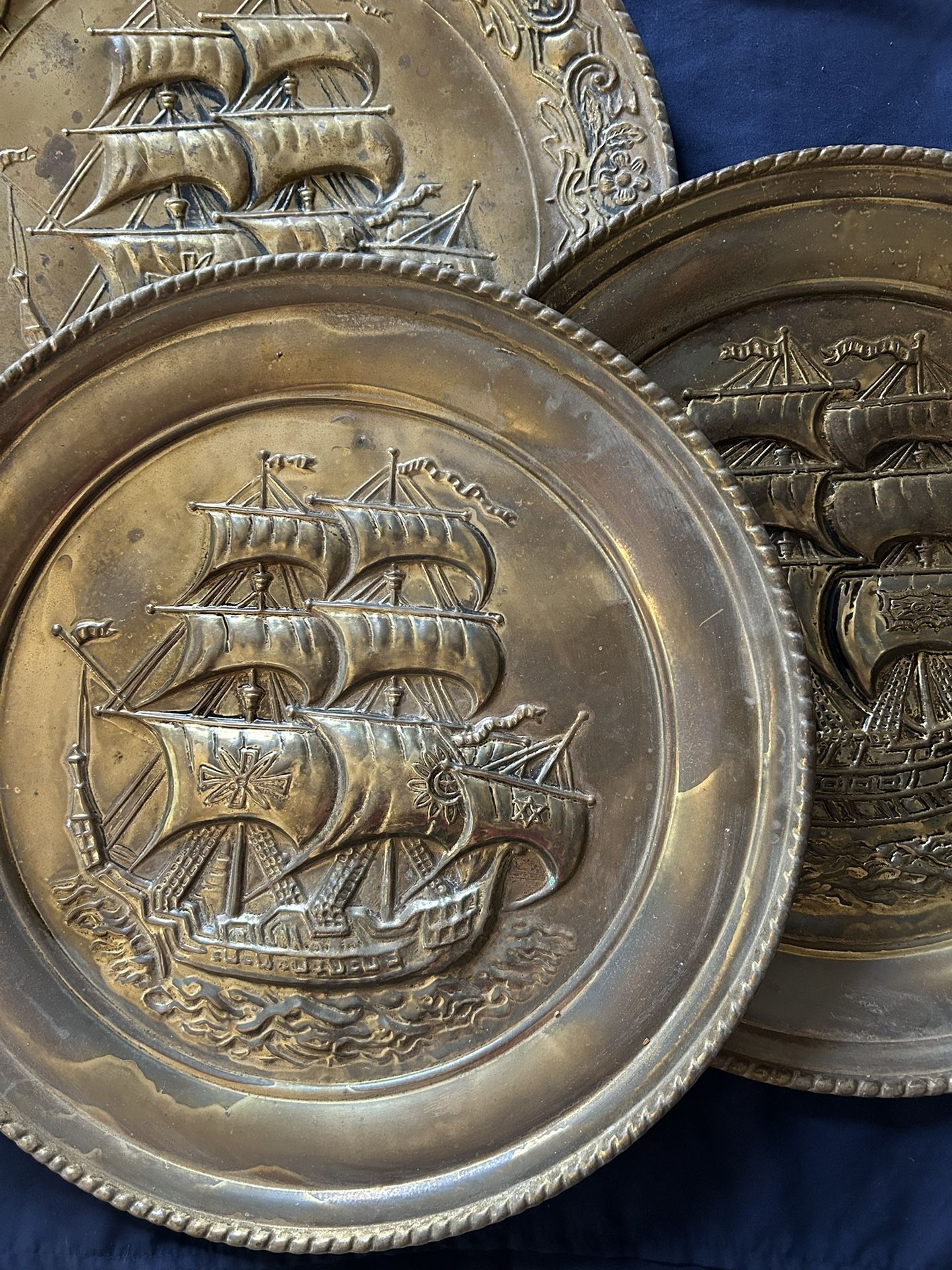 Set Of 3 Vintage Brass Wall Hanging Pup Plates