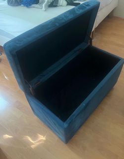 Couch Chair with storage inside in good condition