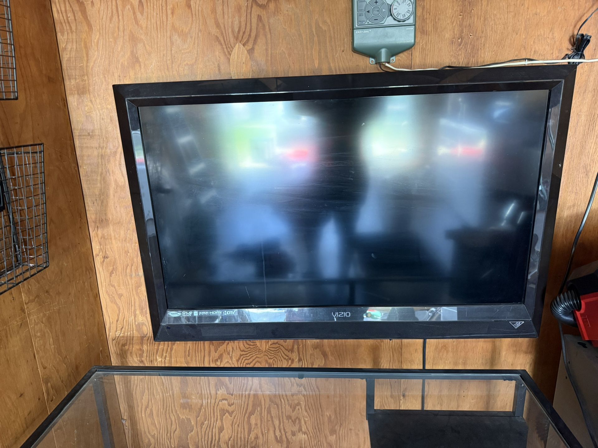 Tv With Wall Mount
