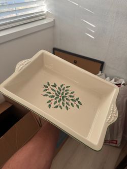 Lenox Holiday Christmas Serving / Baking Dish – $40