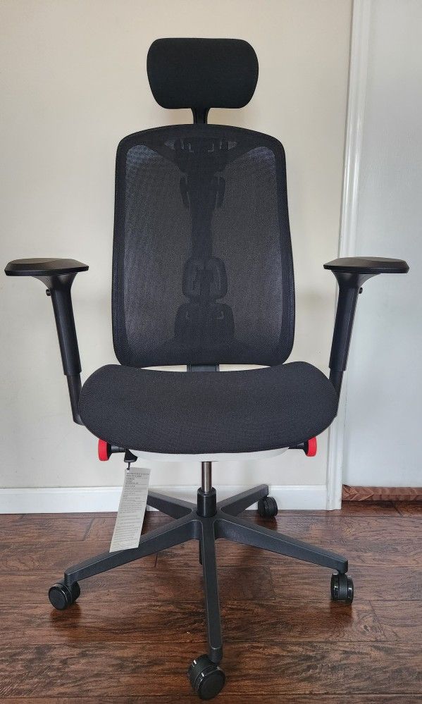 BRAND NEW!!! HERMAN MILLER LOGITECH X VANTUM GAMING CHAIR W HEADREST 
