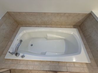 36” x 72” Oasis Soaking Tub w/ Faucet - $250 OBO