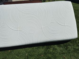 Twin bed