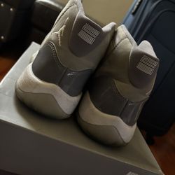 Air Jordan 11 Cool Grey (Size 7y)