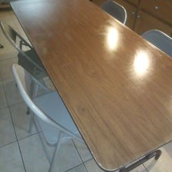 Folding Table & Chairs *Read Description 