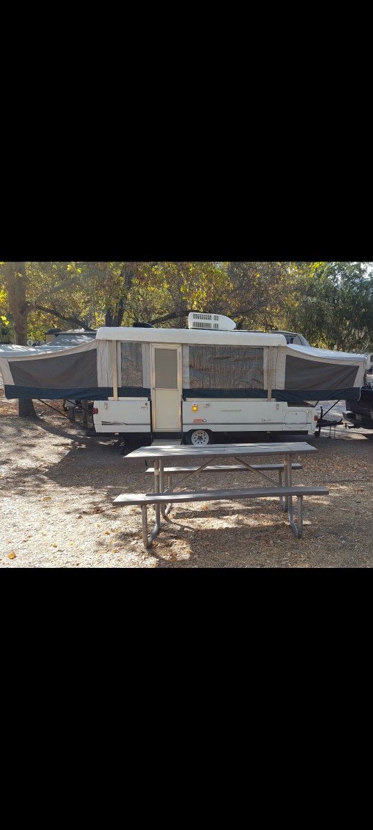 2001 Coleman Pop Up Trailer