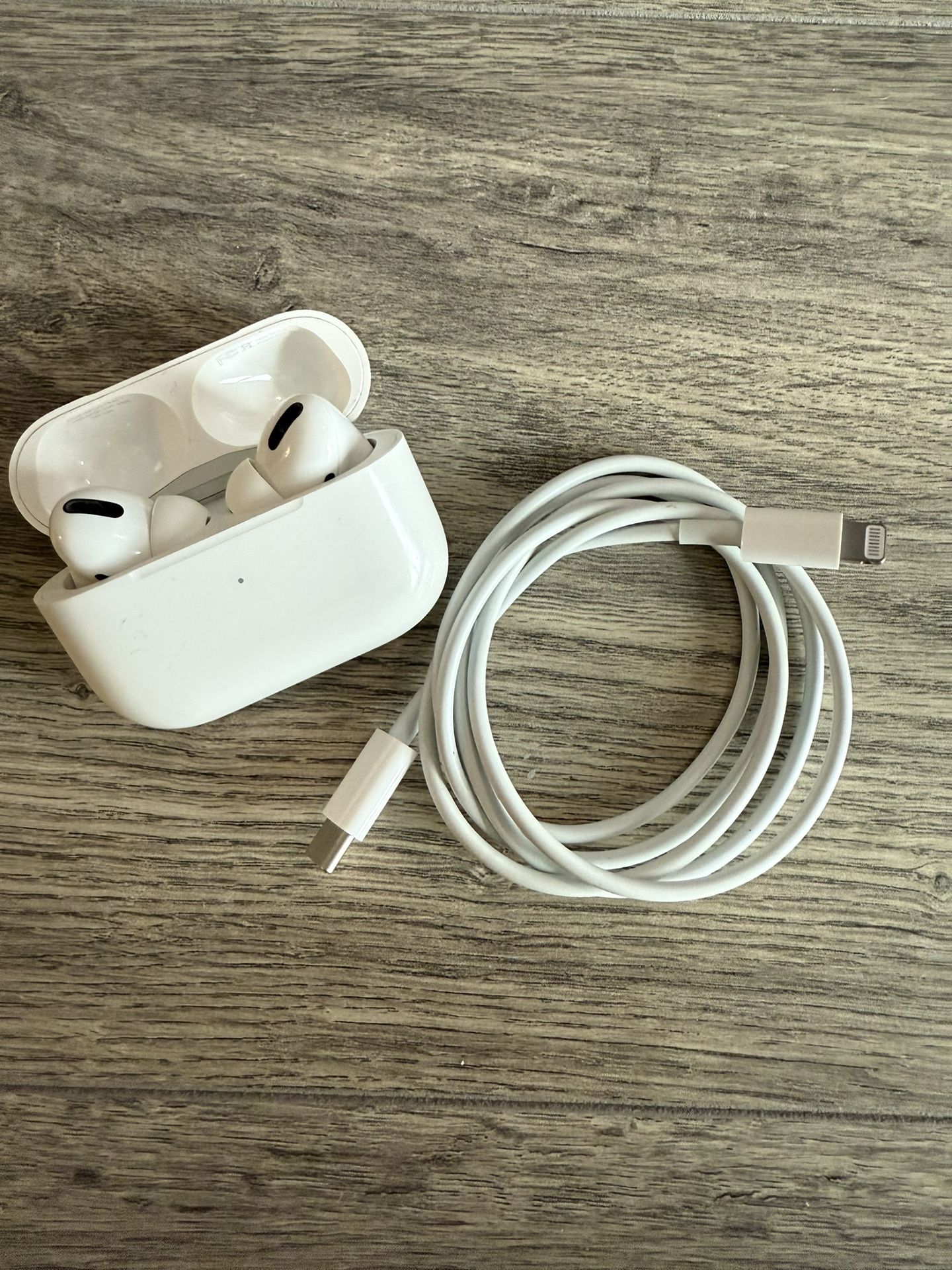 Gently Used AirPods Pro A2084