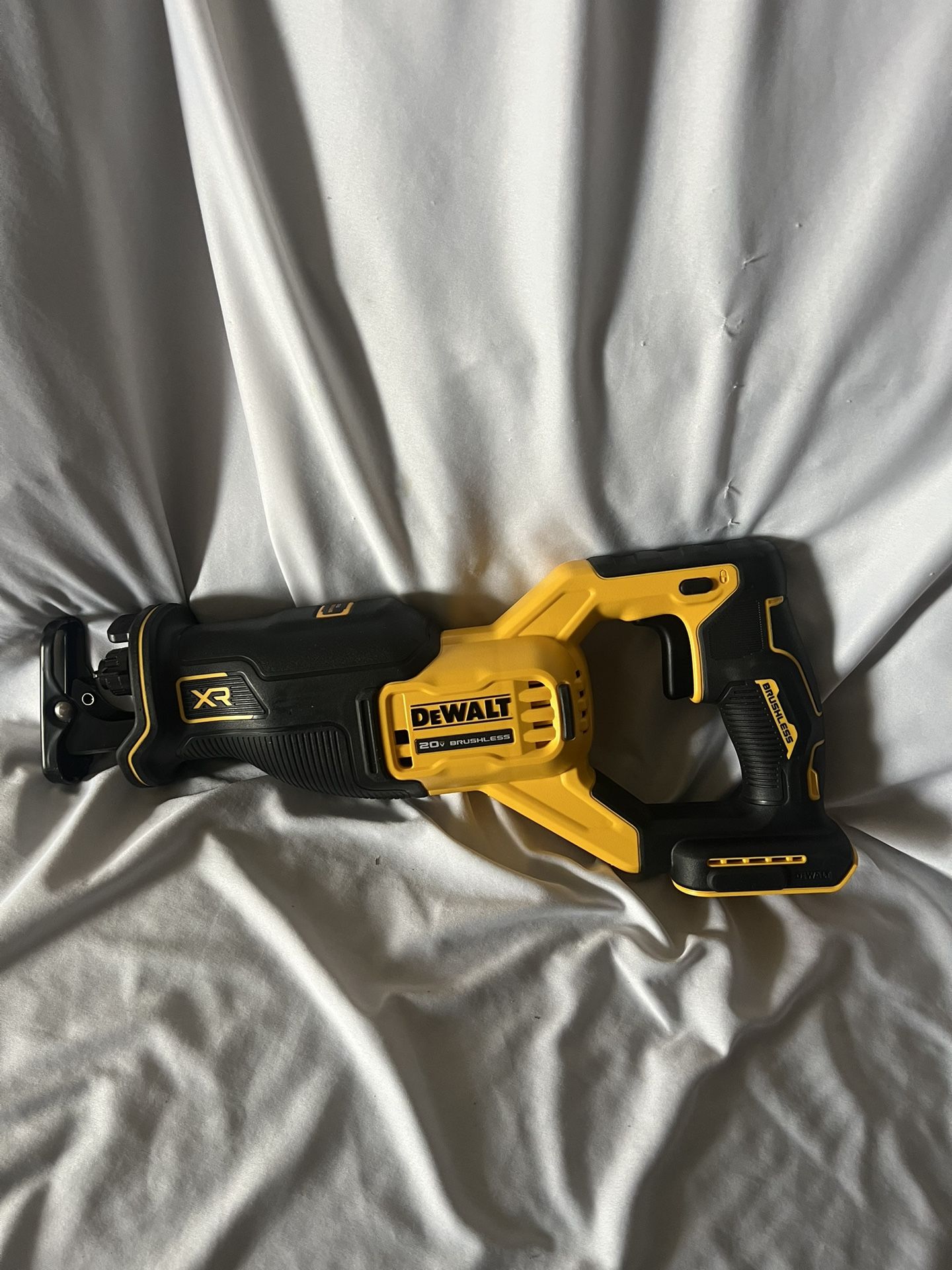 Dewalt Saw XR Nuevo Tool Only Precio Fijo