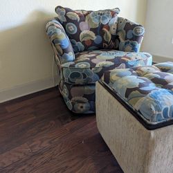 Lazy boy 360⁰ swivel upholstered chair & storage ottoman