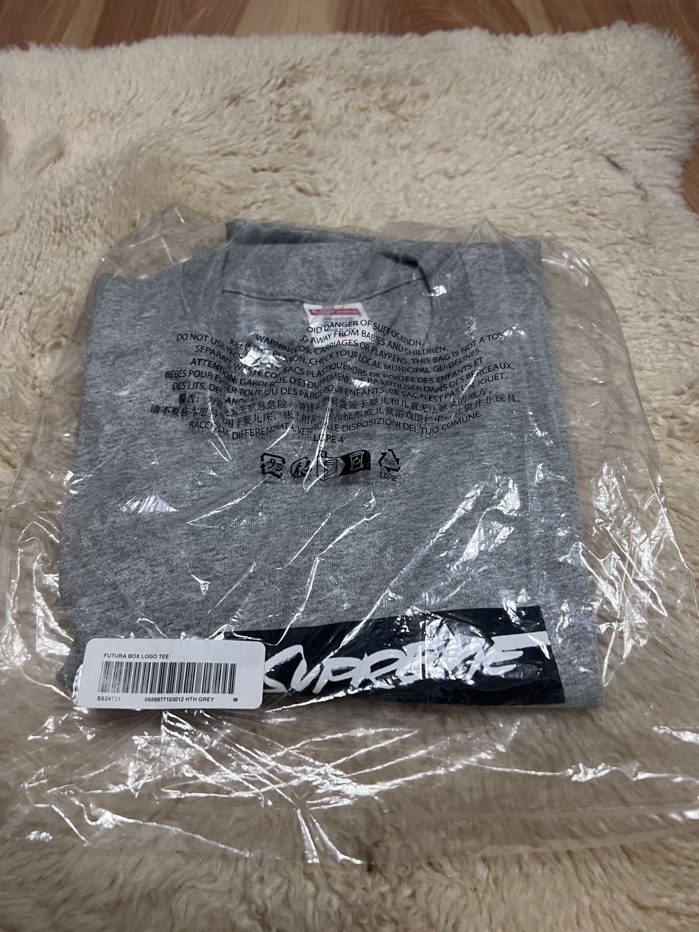 Supreme Tee. Size M