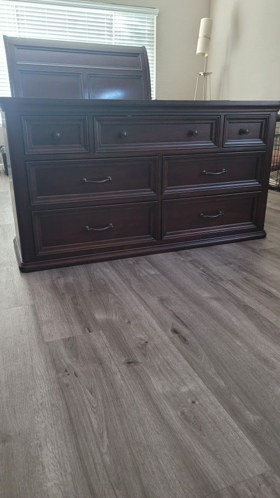 Media Dresser