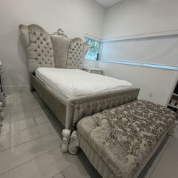Queen Bed Set