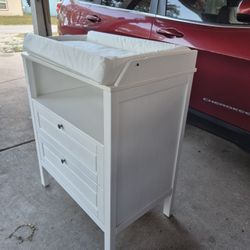 Nice Used Excellent Condition White Baby Changing Table. 