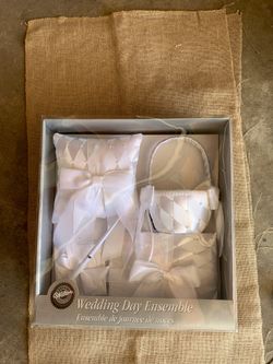 Wedding day essentials