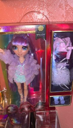 Rainbow high Violet Willow brand new in HAND