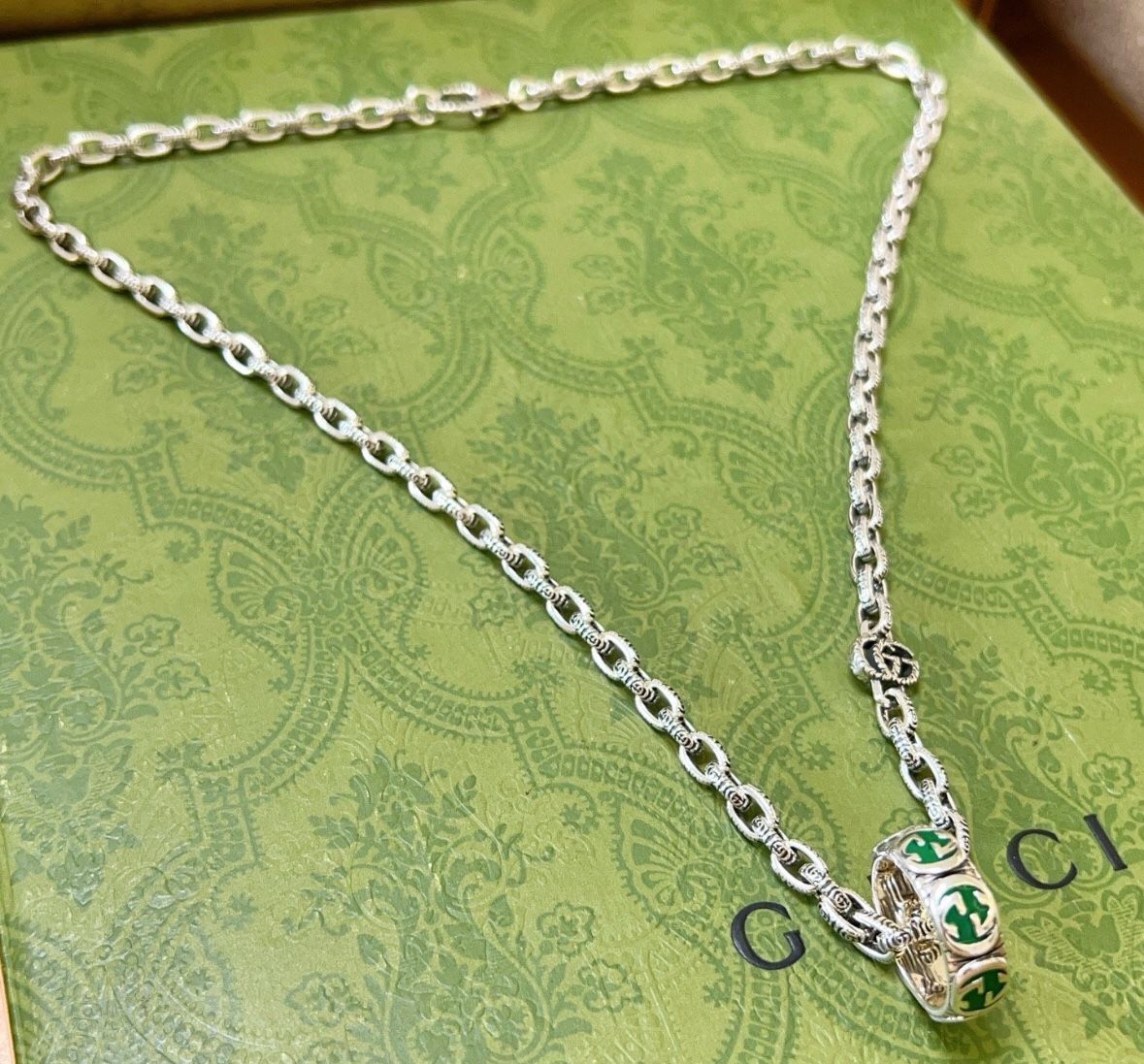 Gucci silver necklace