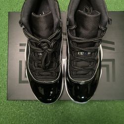 Air Jordan retro 11 high space jam size 10 in great condition with shoe box