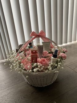 Mother’s Day flower basket/ cups!!!