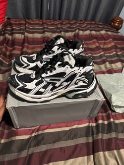 Balenciaga Runner Black/White - Size 10 US MEN
