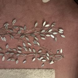 Mirrored  wall leaves