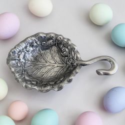 Vintage Arthur Court Bunny Aluminum Cabbage Leaf Bowl with Hook Handle 1990