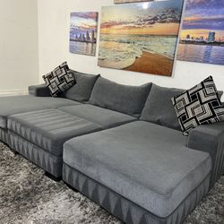 * Like New * Sectional Sofa & Ottoman ( Free Delivery )