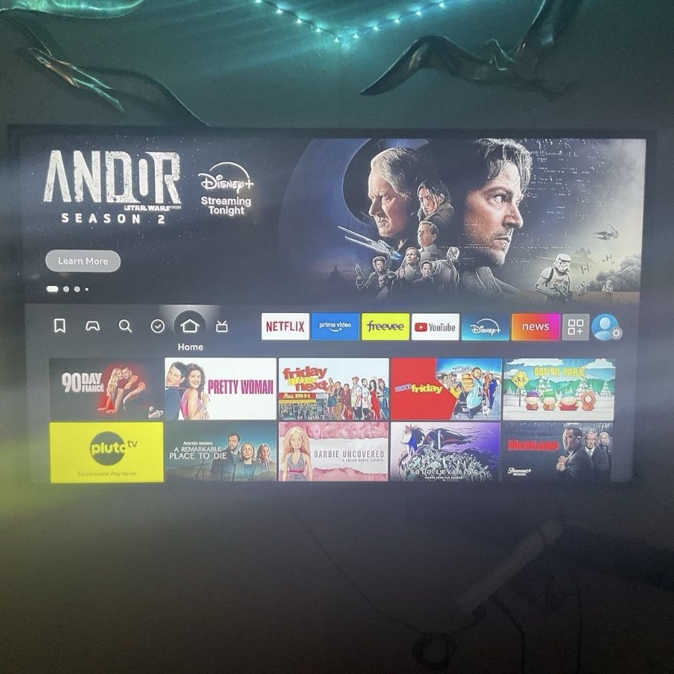 Samsung 2024 43” Class DU8000 Series Crystal UHD Smart Tizen TV