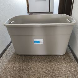 Thirty Gallon Tote With Lid