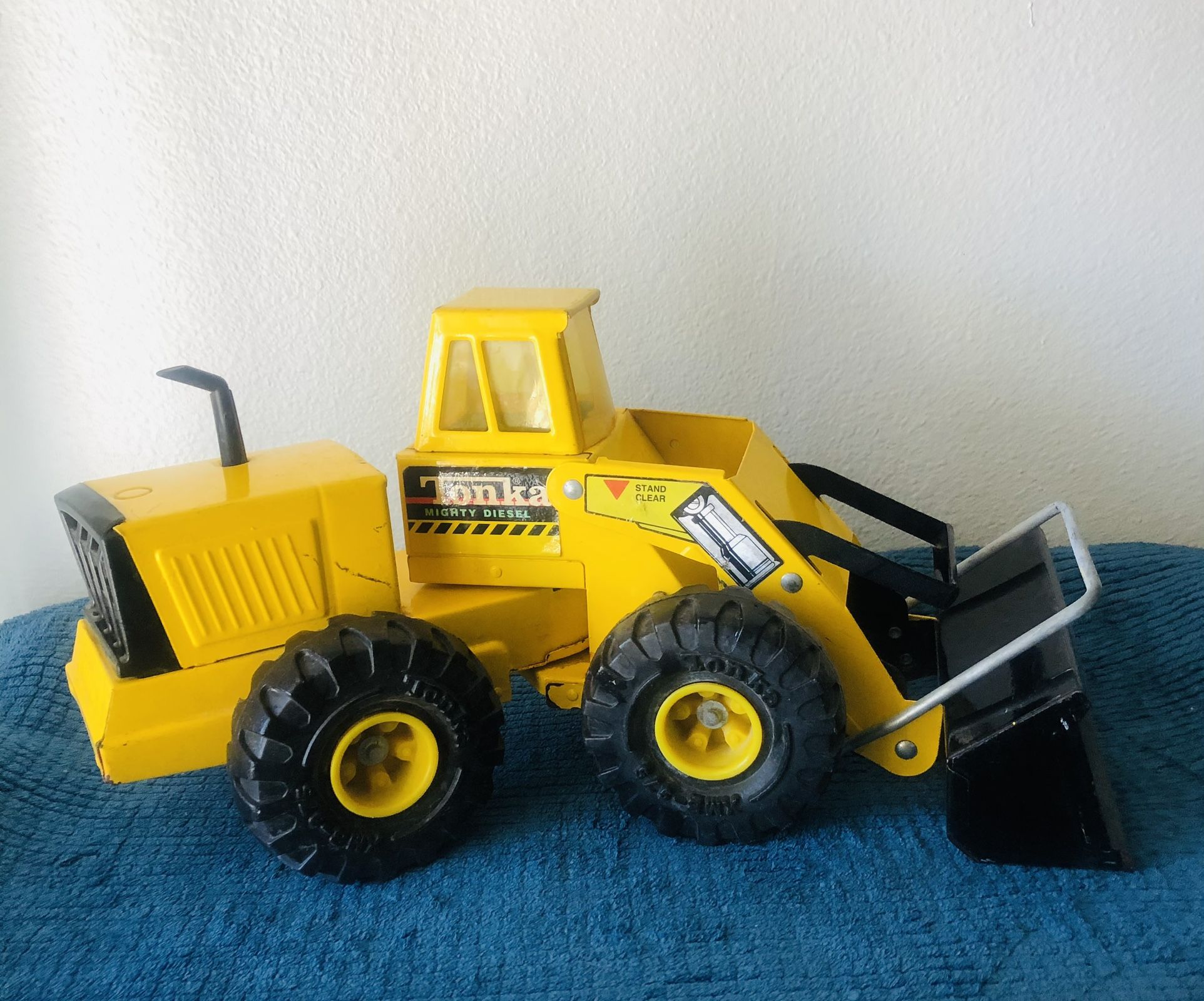 Vintage 1992-94 Tonka Mighty Diesel Front loader. Metal Made