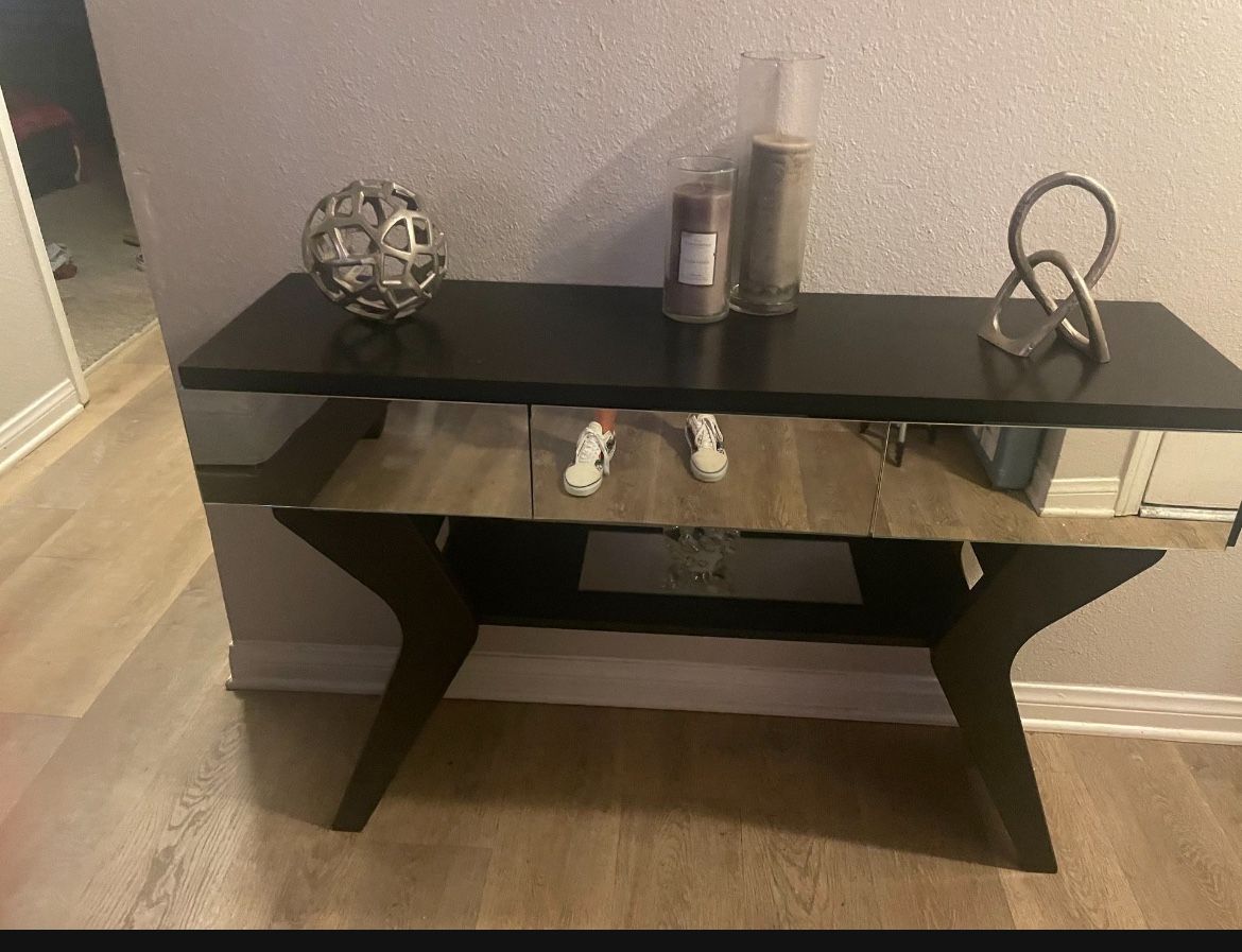 Mirrored Entrance Table