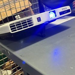 Epson PowerLite 1776W WXGA 3LCD Projector