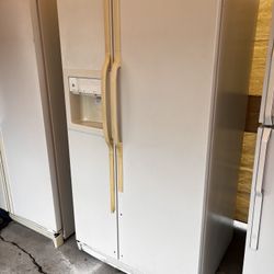 Ge Refrigerator 🟤🟤🟤