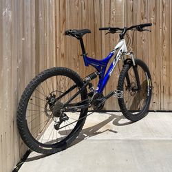 26 Inch Diamondback Full Suspension Mountain Bike Ready To Go 350 Dollars Or Best Offer Pick Up Only Need Gone Frame Size Is I Believe 20.5 Inches ope