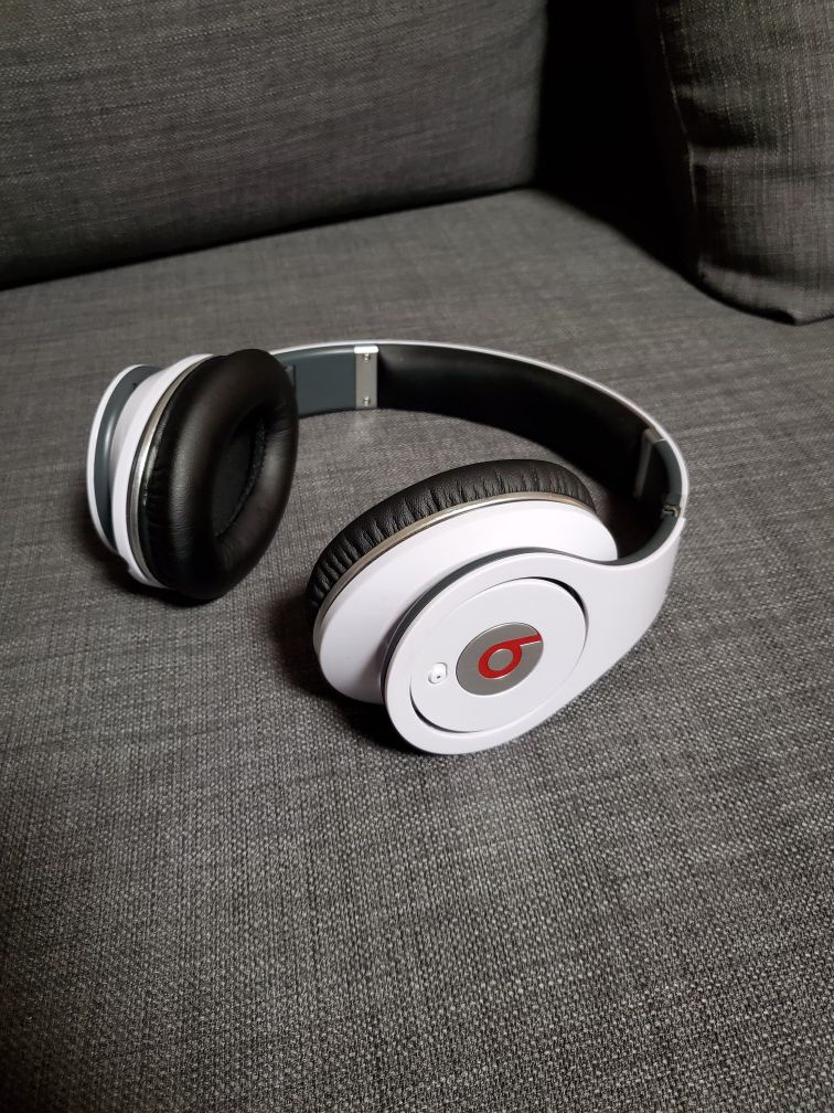 Beats by Dr. Dre Studio 1 WIRED Headphones - White