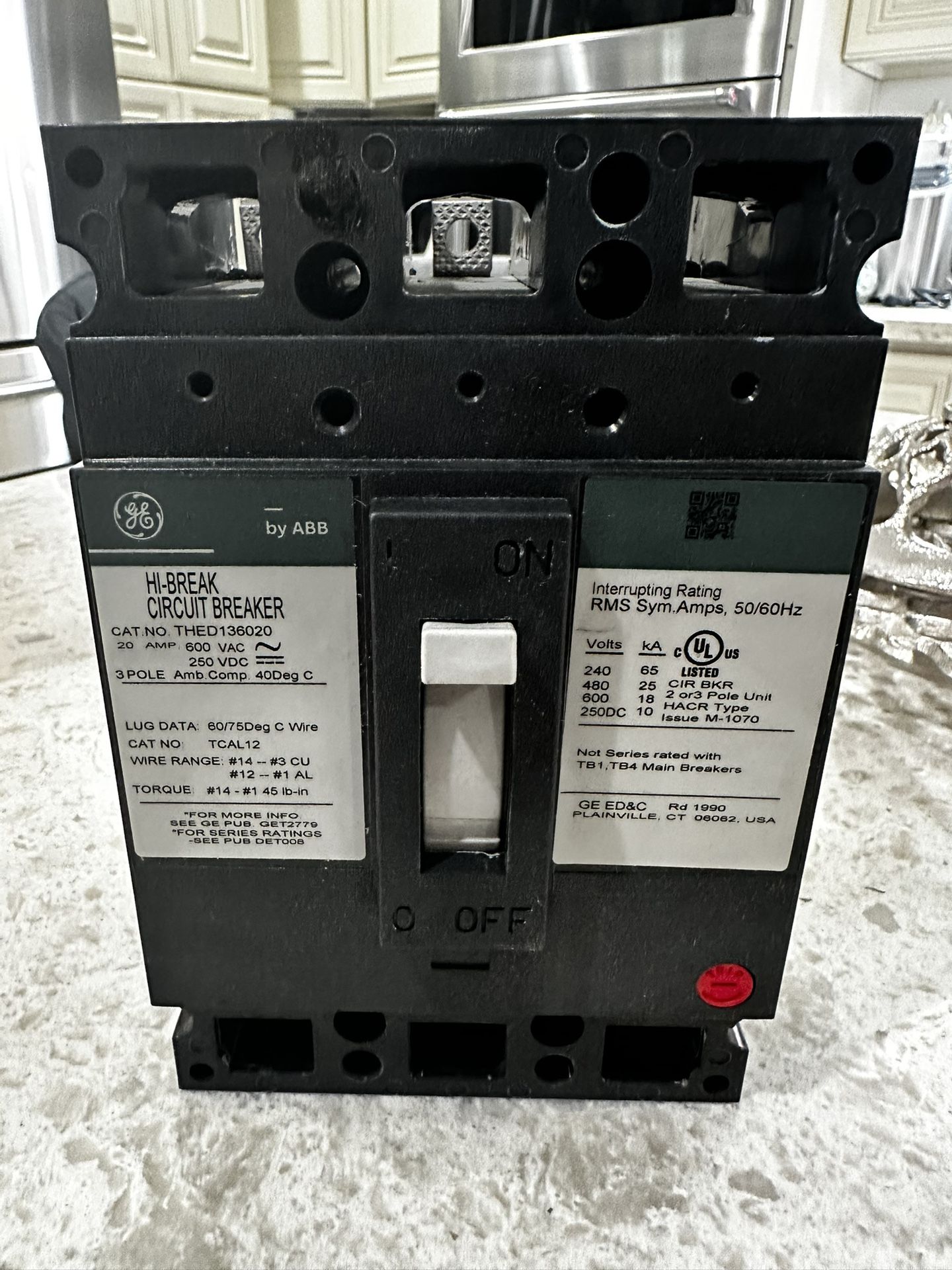 Hi-Break Circuit Breaker