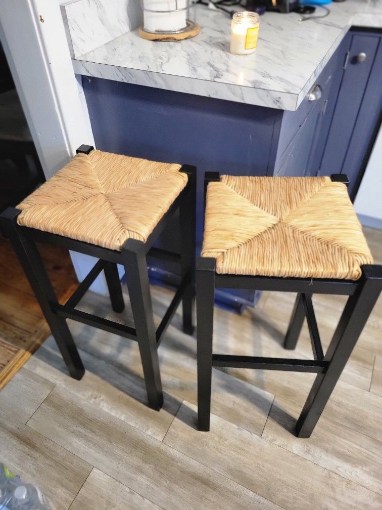 Rush Seat Solid Wood Bar Stool (Refinished)