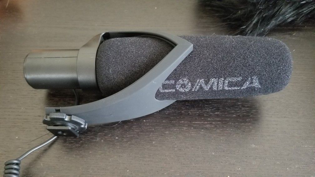 Comica Cvm 30 shotgun microphone for dslr cameras